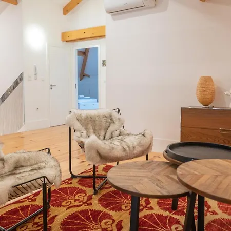 Tomas Loft Porto